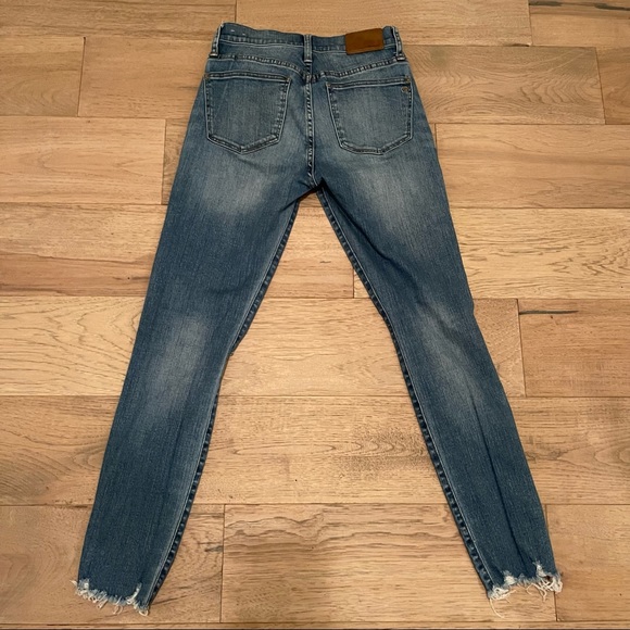 Size 26 9” Mid Rise Skinny Madewell Jeans - Picture 4 of 4